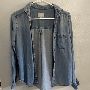 American Eagle boyfriend fit button up